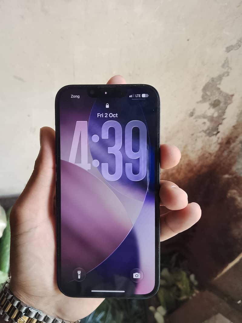 Apple iPhone 13 1