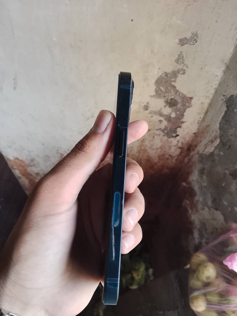 Apple iPhone 13 3