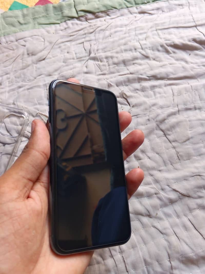 Apple iPhone 11 Pro 1