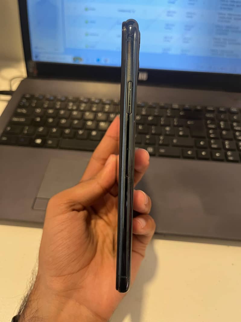 Apple iPhone 11 Pro Max 3