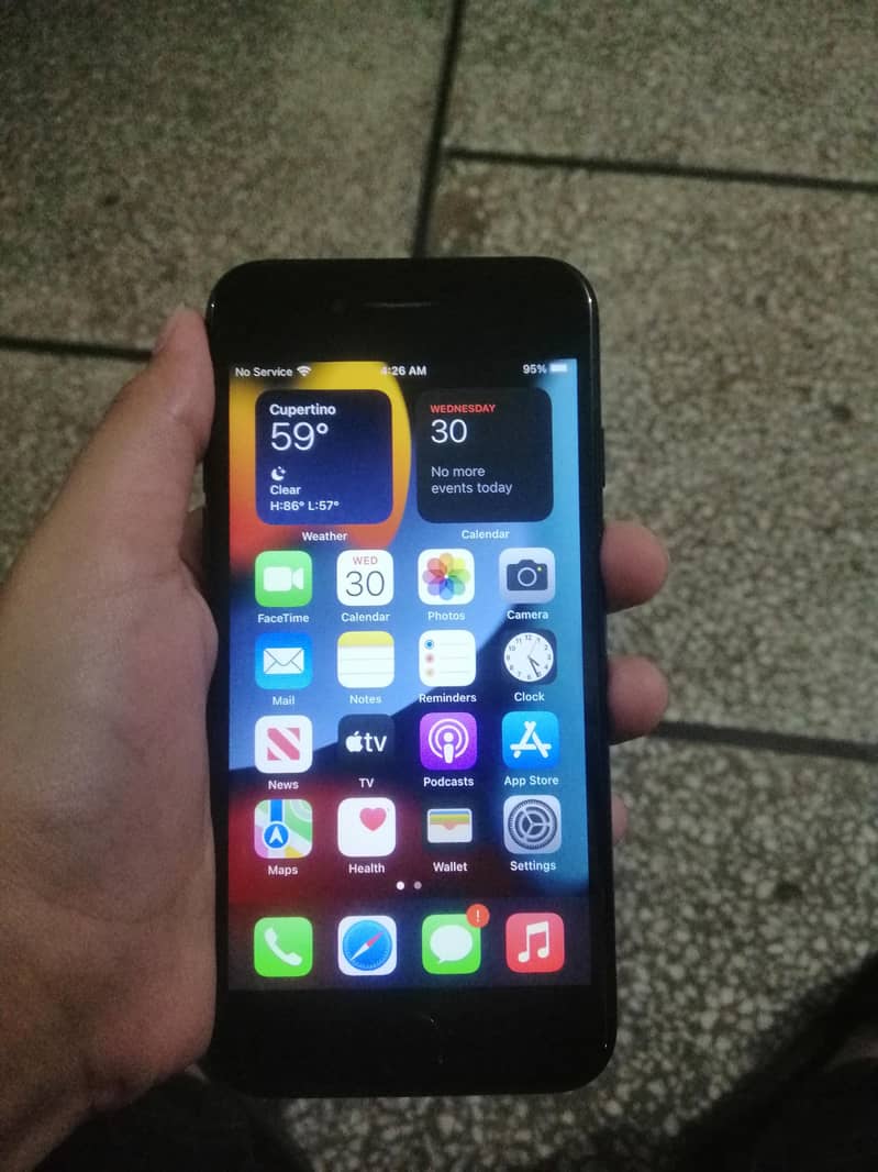 Apple iPhone 7 1