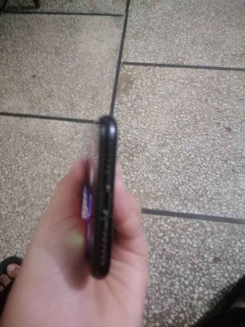 Apple iPhone 7 3