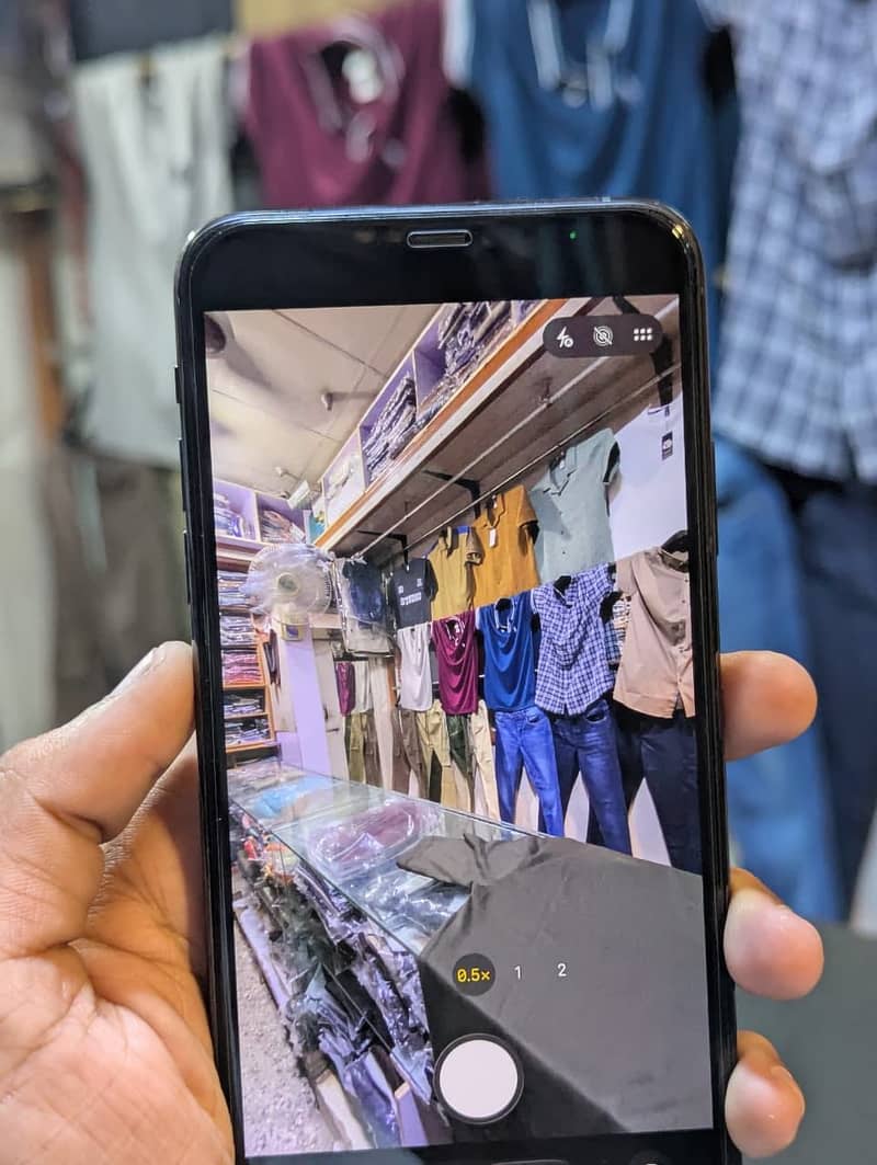 Apple iPhone 11 Pro Max 7