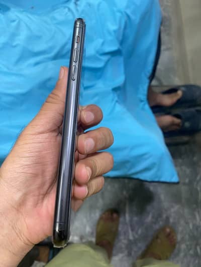 iPhone 11 ProMax 256 gb physical+e-sim PTA Approved