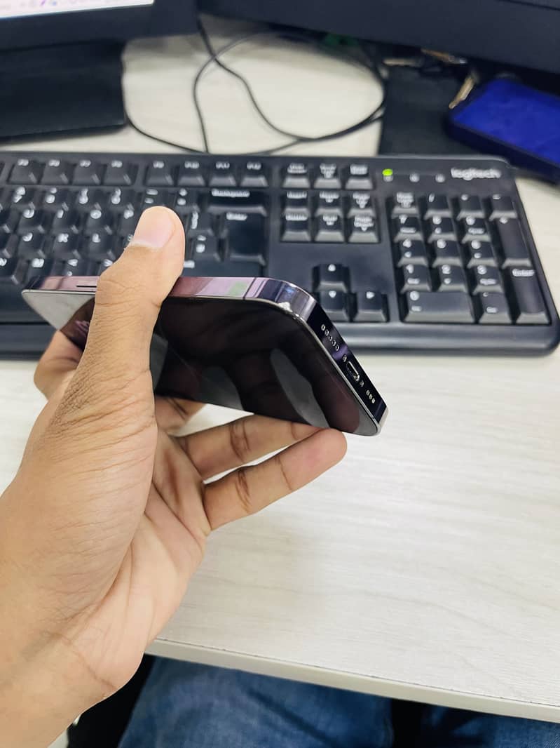 Apple iPhone 14 Pro 2