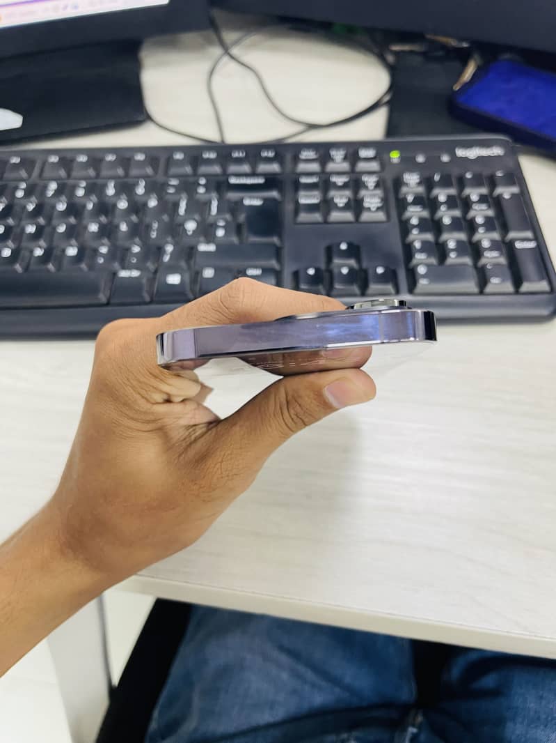Apple iPhone 14 Pro 4