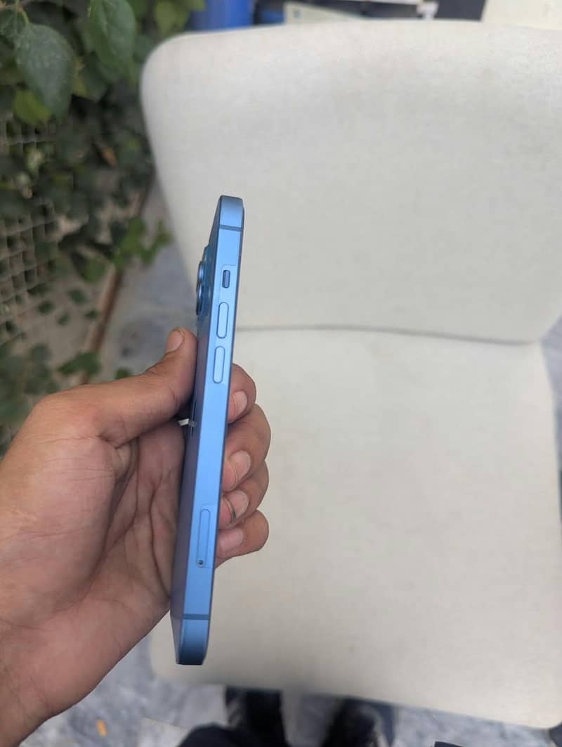 Apple iPhone 13 1