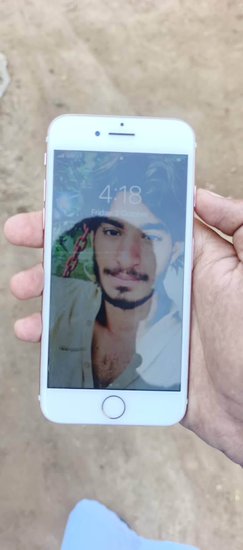 Apple iPhone 7 0