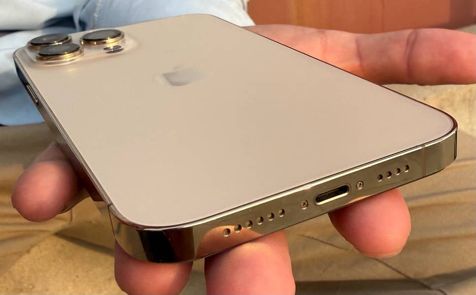 Apple iPhone 13 Pro Max 5