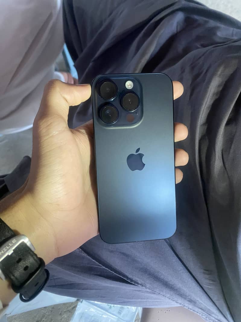 Apple iPhone 15 Pro 2