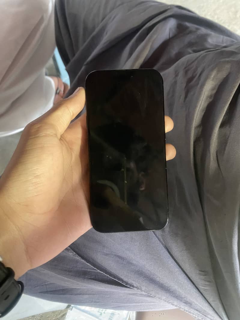 Apple iPhone 15 Pro 4