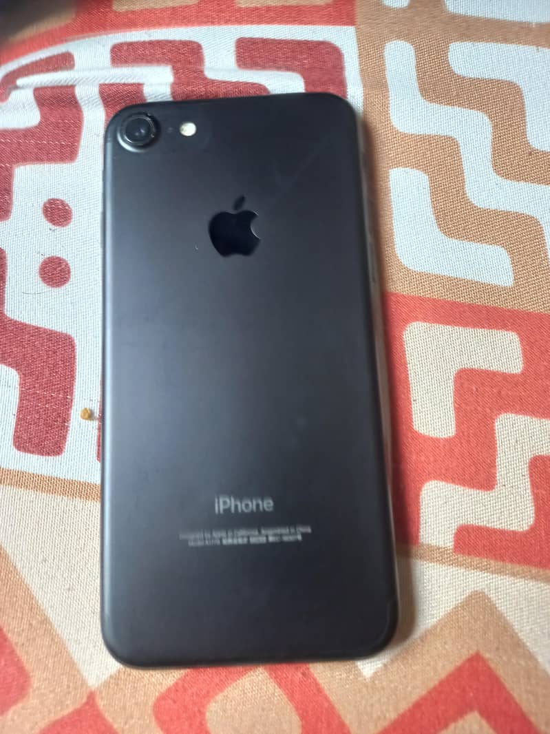 Apple iPhone 7 2
