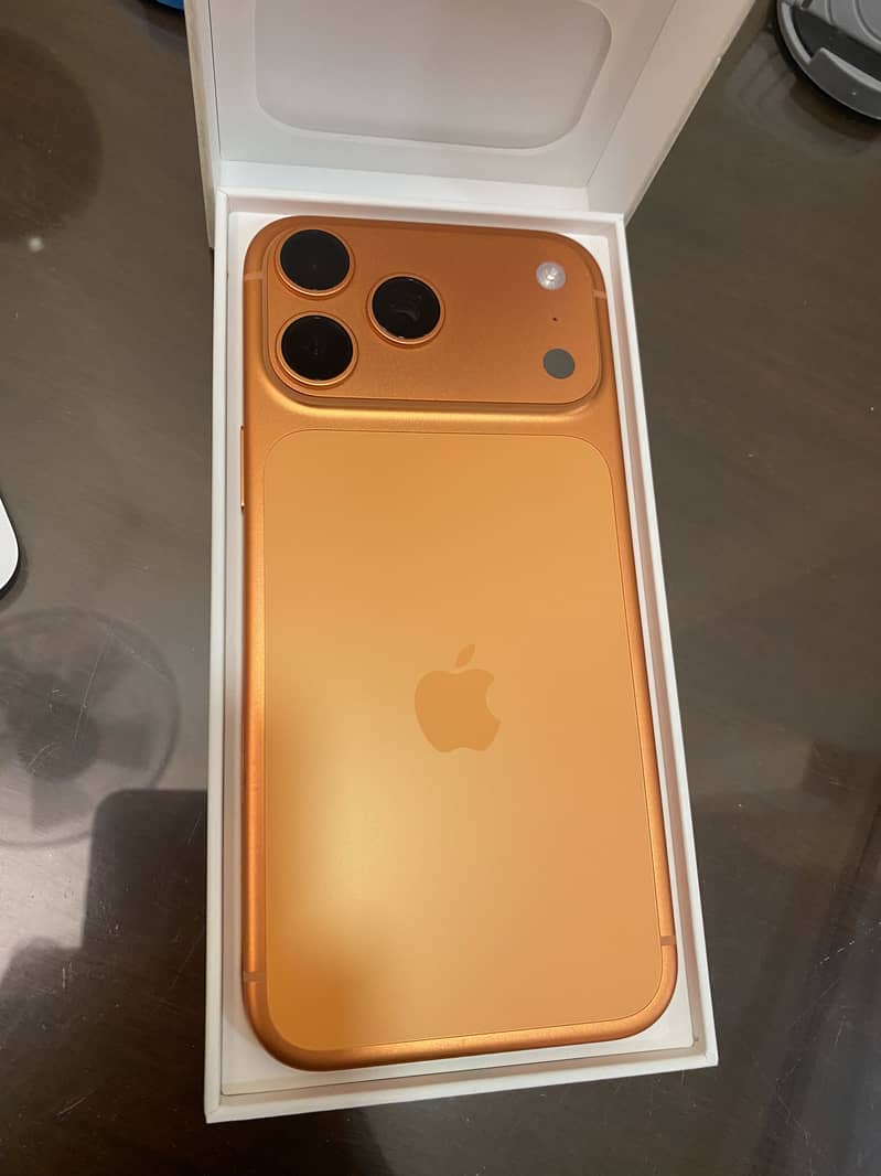 Apple iPhone 17 Pro Max 0
