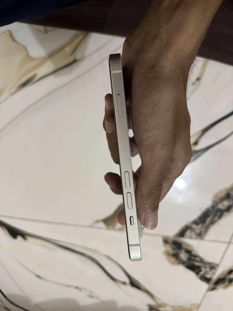 Apple iPhone 14 1