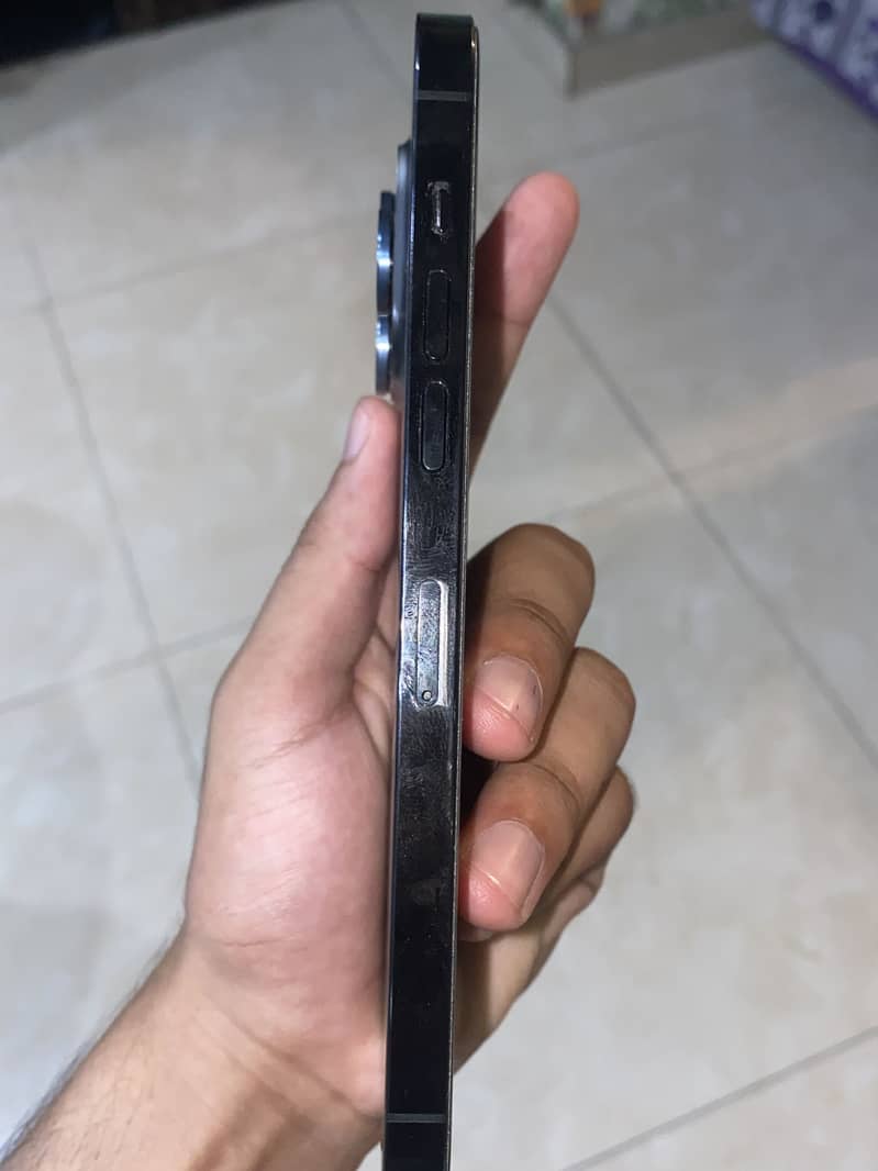 Apple iPhone 14 Pro Max 2