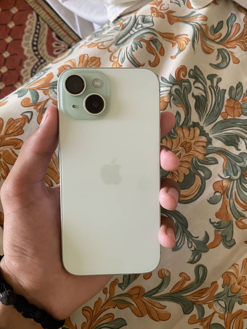 Apple iPhone 15 3
