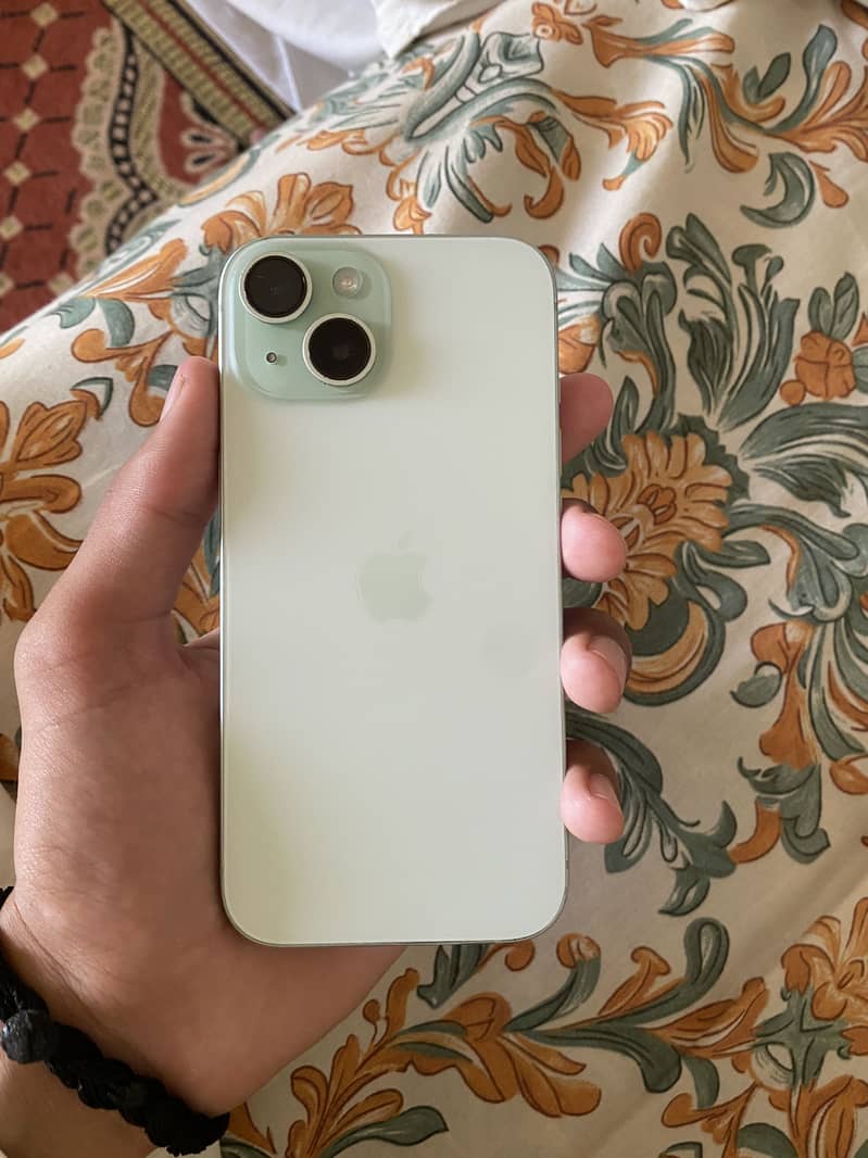 Apple iPhone 15 7