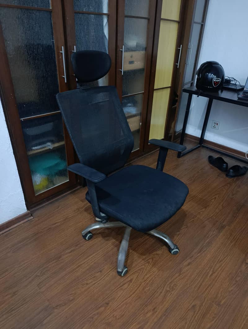 Executive Chair 4