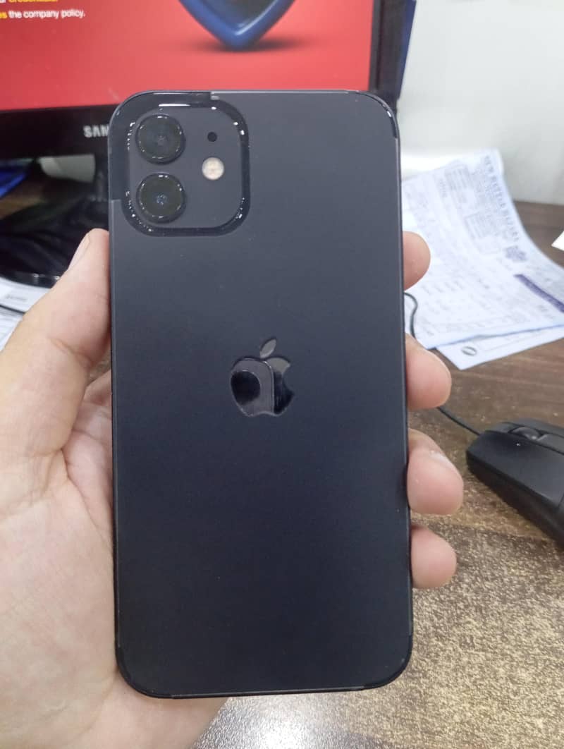 Apple iPhone 12 1