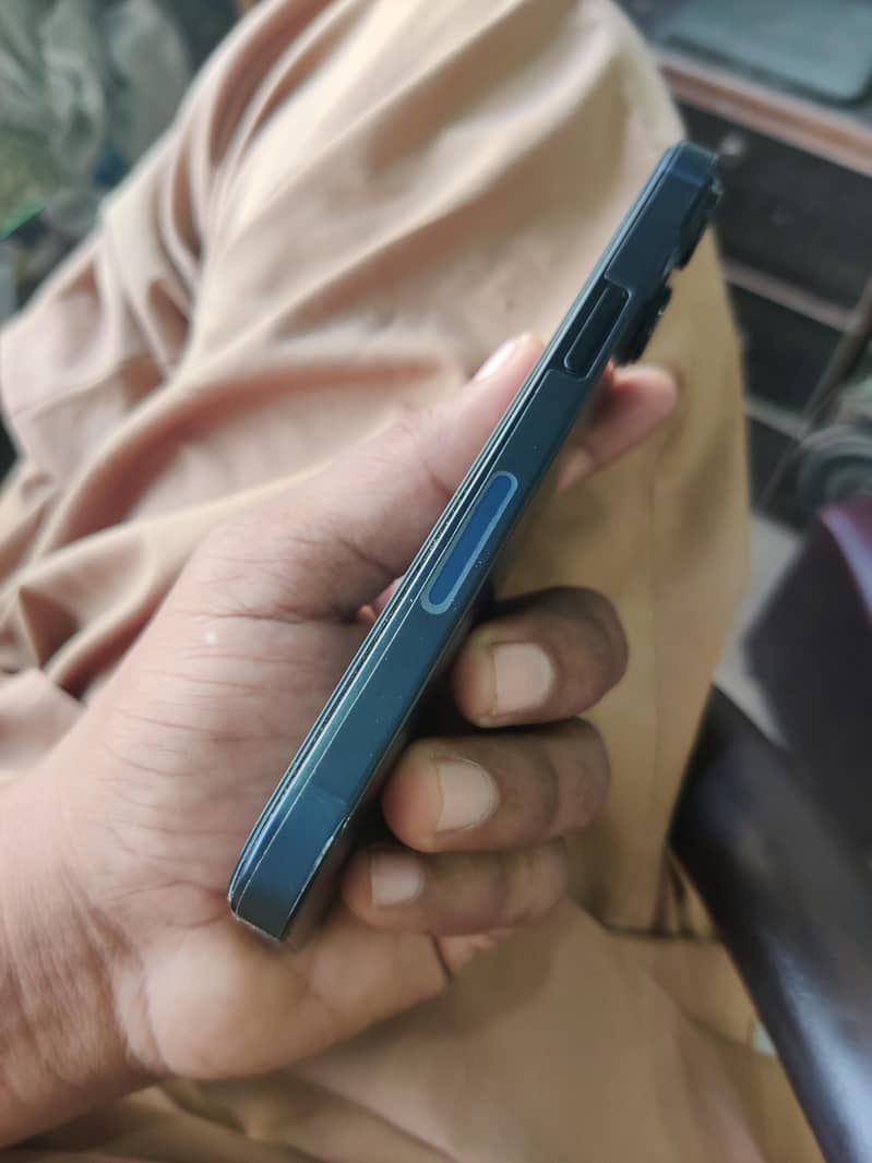 Apple iPhone 14 5