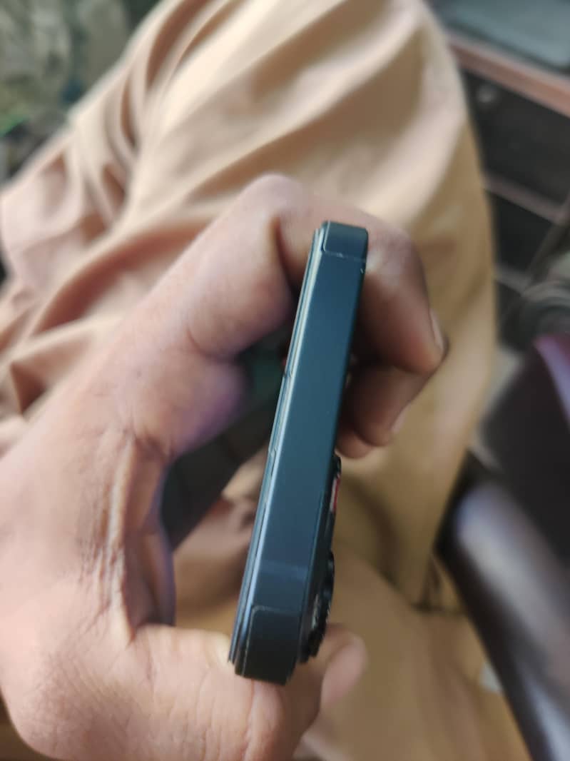Apple iPhone 14 6