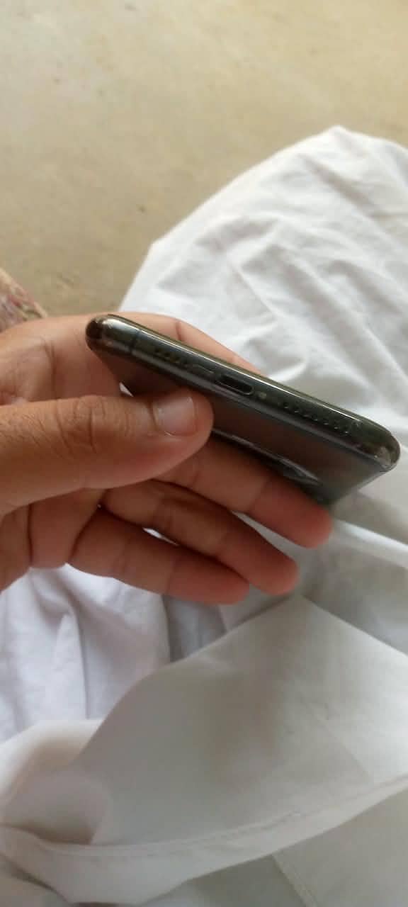 Apple iPhone 11 Pro Max. 1