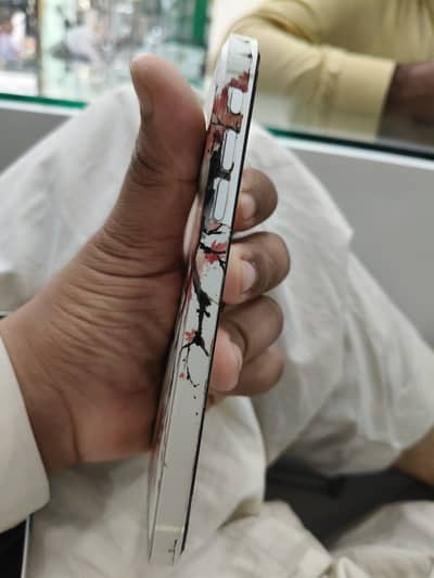 Apple iPhone XR converd 17 pro