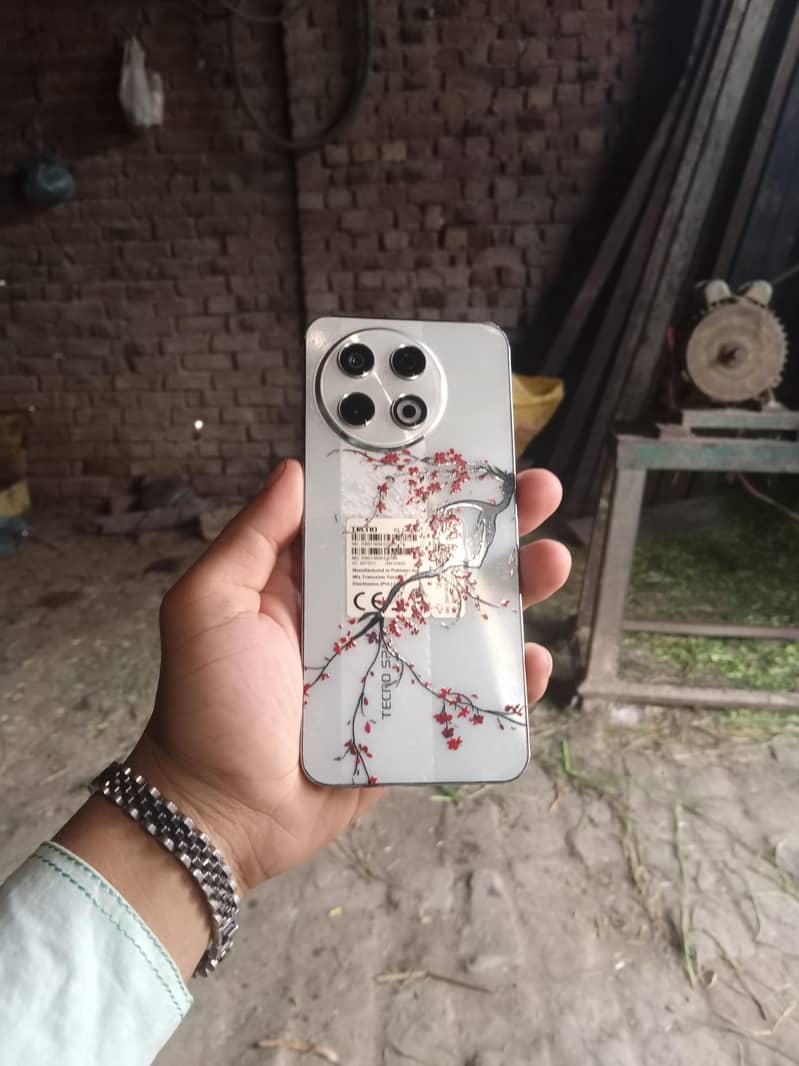 Tecno SPARK 30 Pro 0