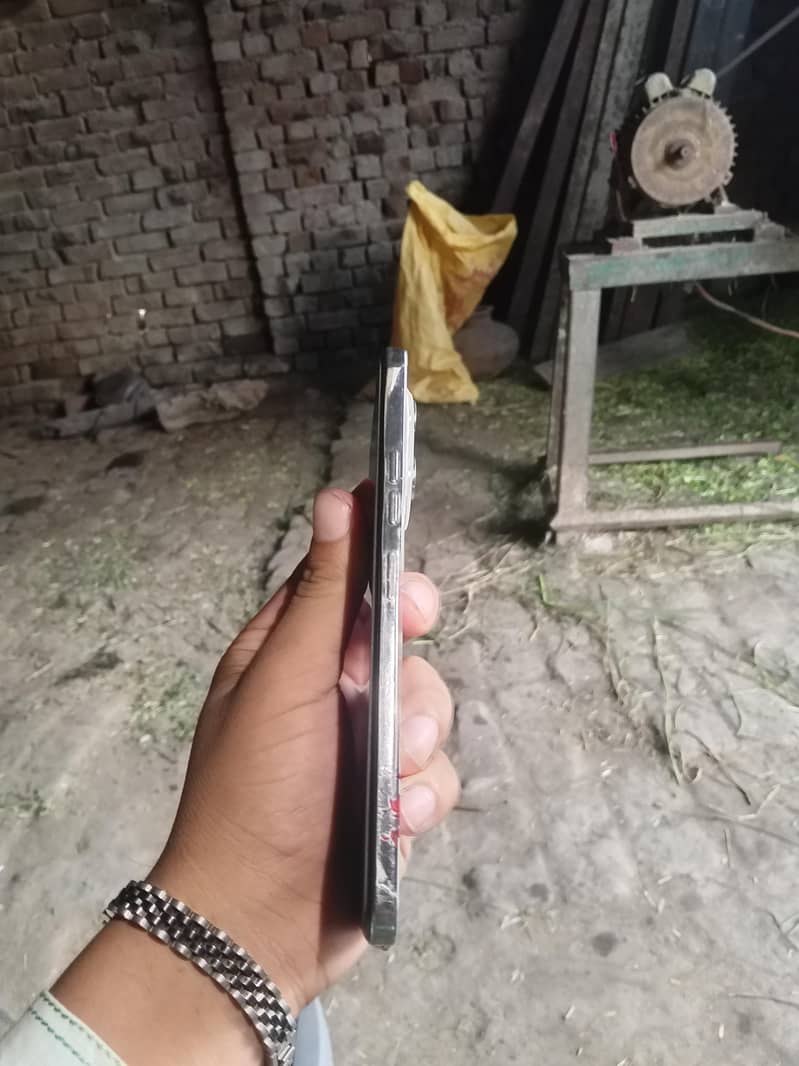 Tecno SPARK 30 Pro 2