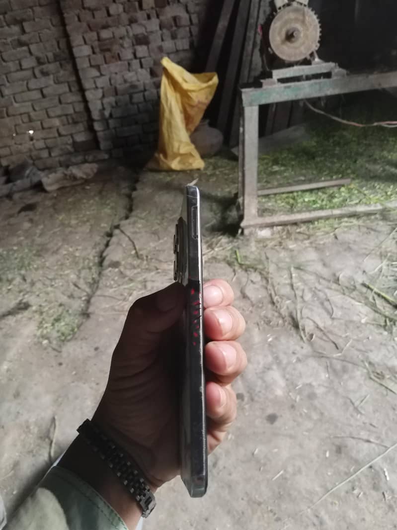 Tecno SPARK 30 Pro 3
