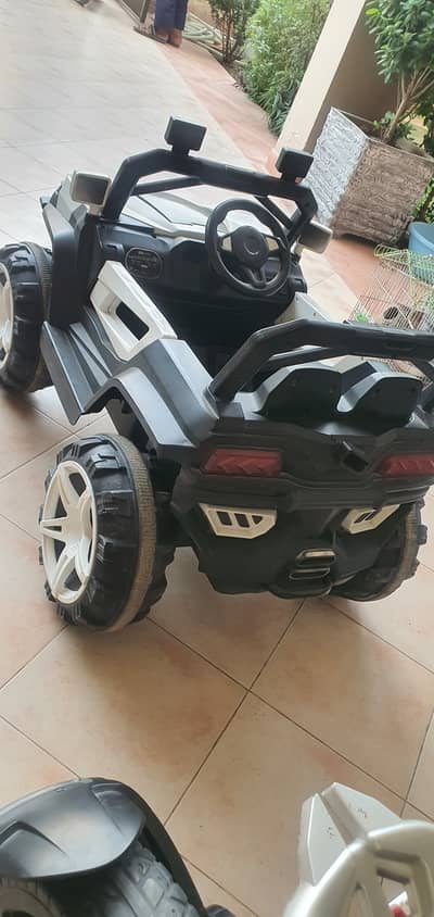 Want to sell kids battery and remote cotrol operated jeep
