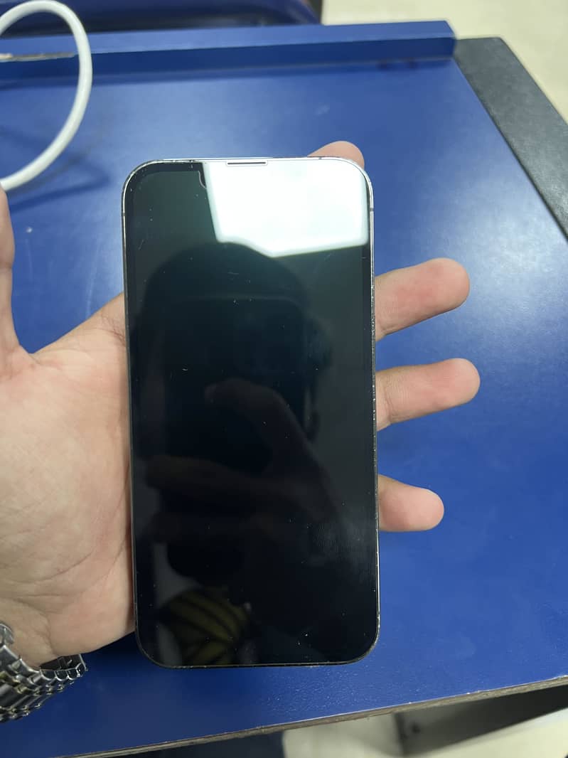 Apple iPhone 13 Pro 2