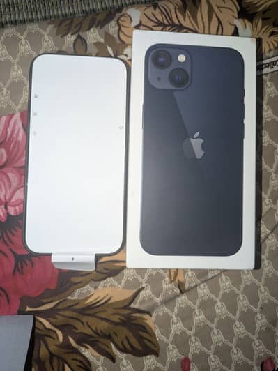 Apple iPhone 13