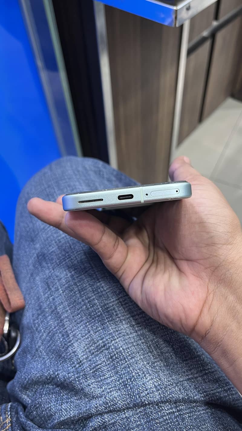 Google Pixel 9 4
