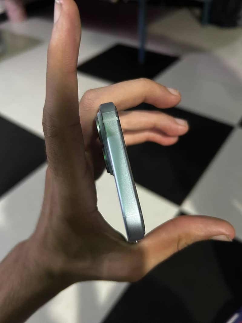 Apple iPhone 15 3
