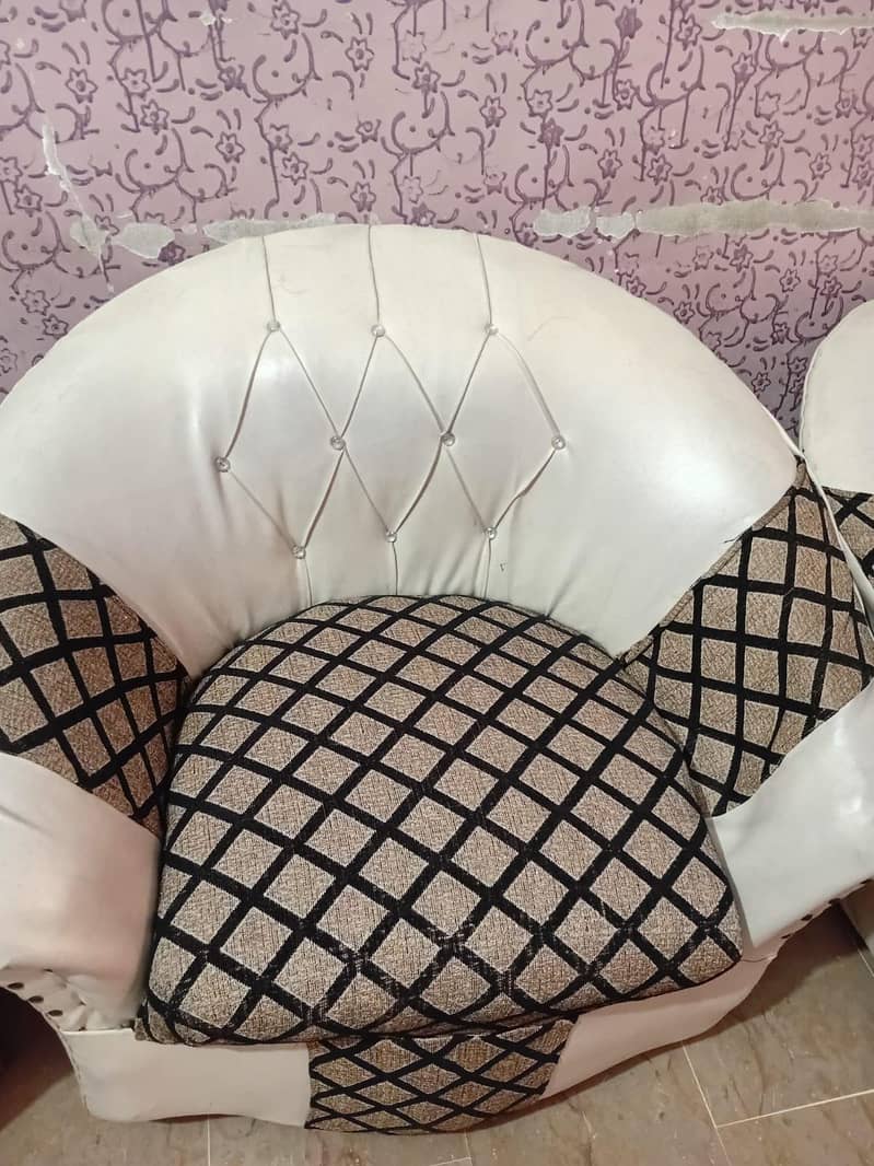 7 setter sofa 1