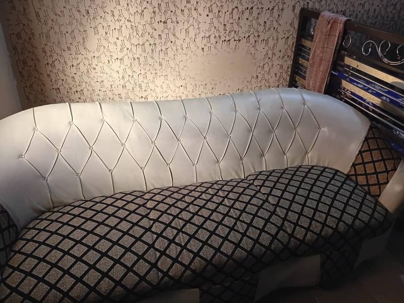 7 setter sofa 3