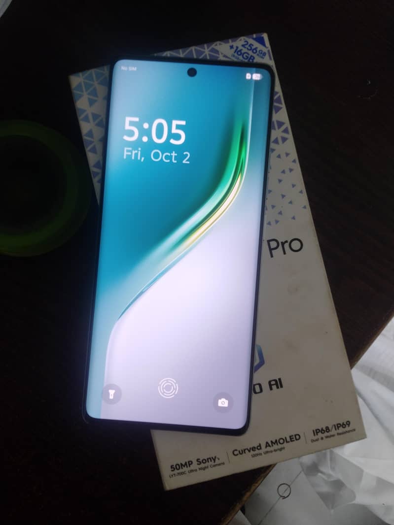 Tecno CAMON 40 Pro 1