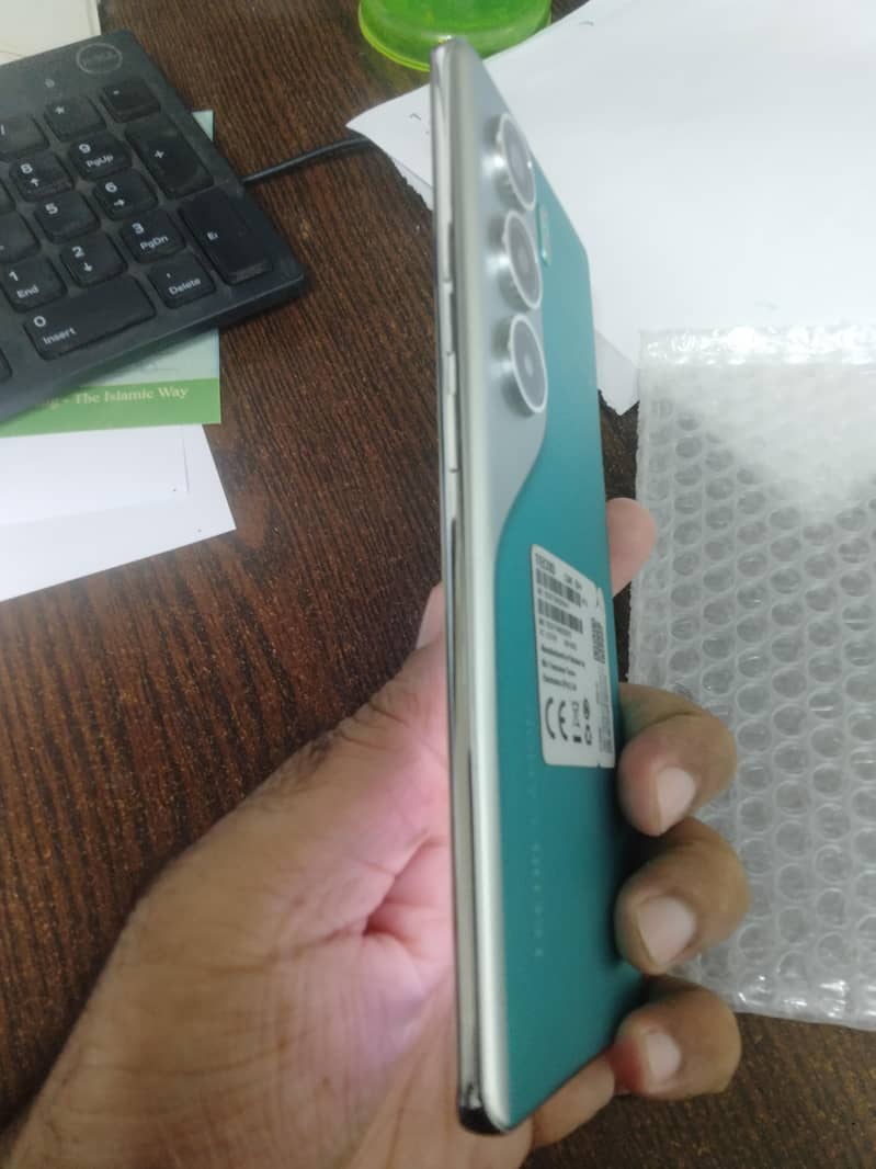 Tecno CAMON 40 Pro 5