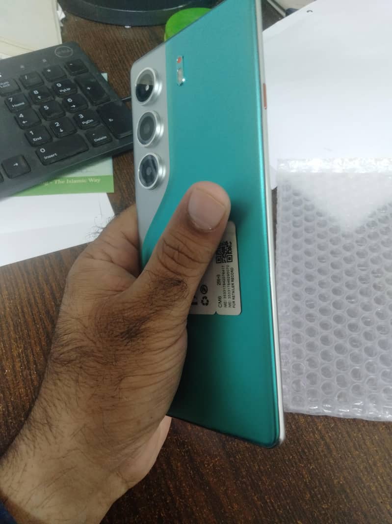 Tecno CAMON 40 Pro 6