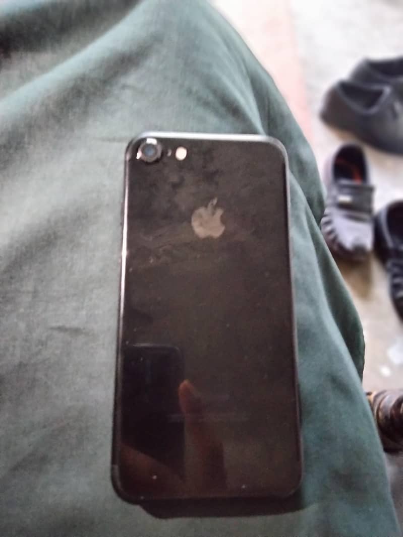 Apple iPhone 7 1
