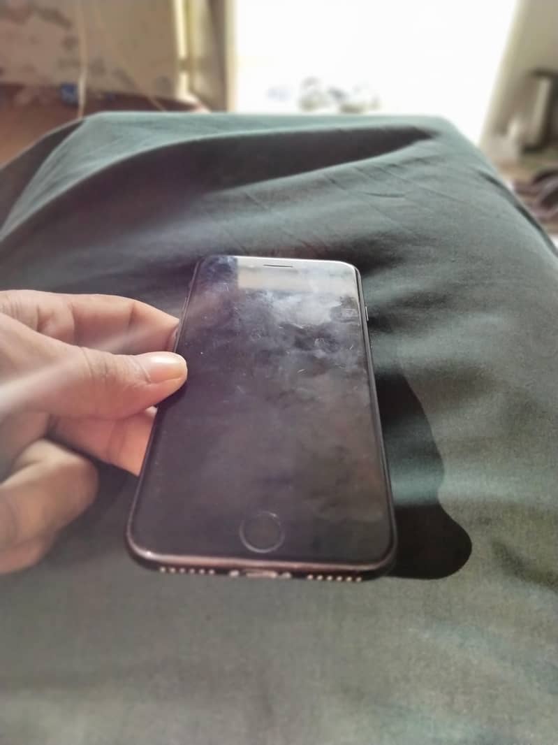 Apple iPhone 7 4