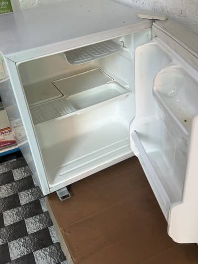 LG mini fridge for sale total geniun