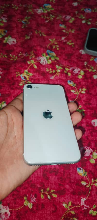 Apple iPhone SE