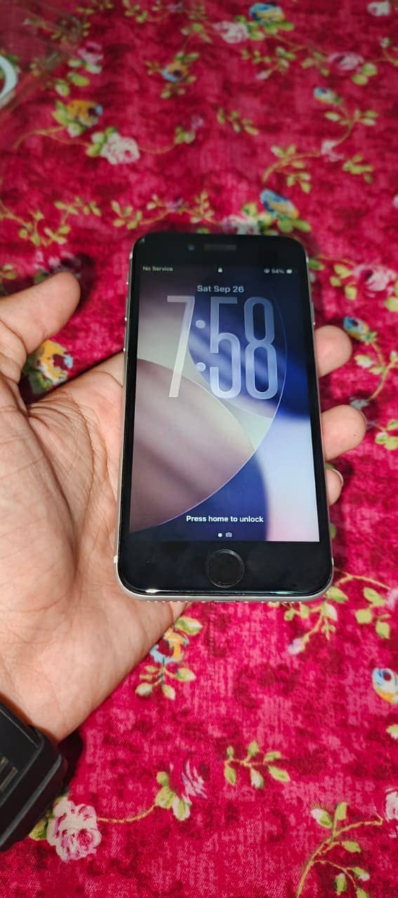Apple iPhone SE 4
