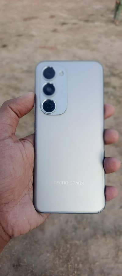 Tecno Spark 40 pro Plus
