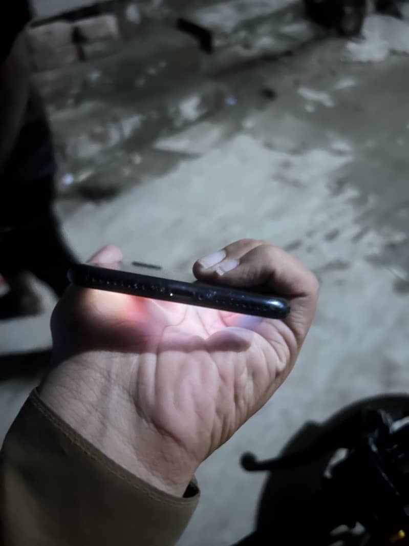 Apple iPhone 7 Plus 3