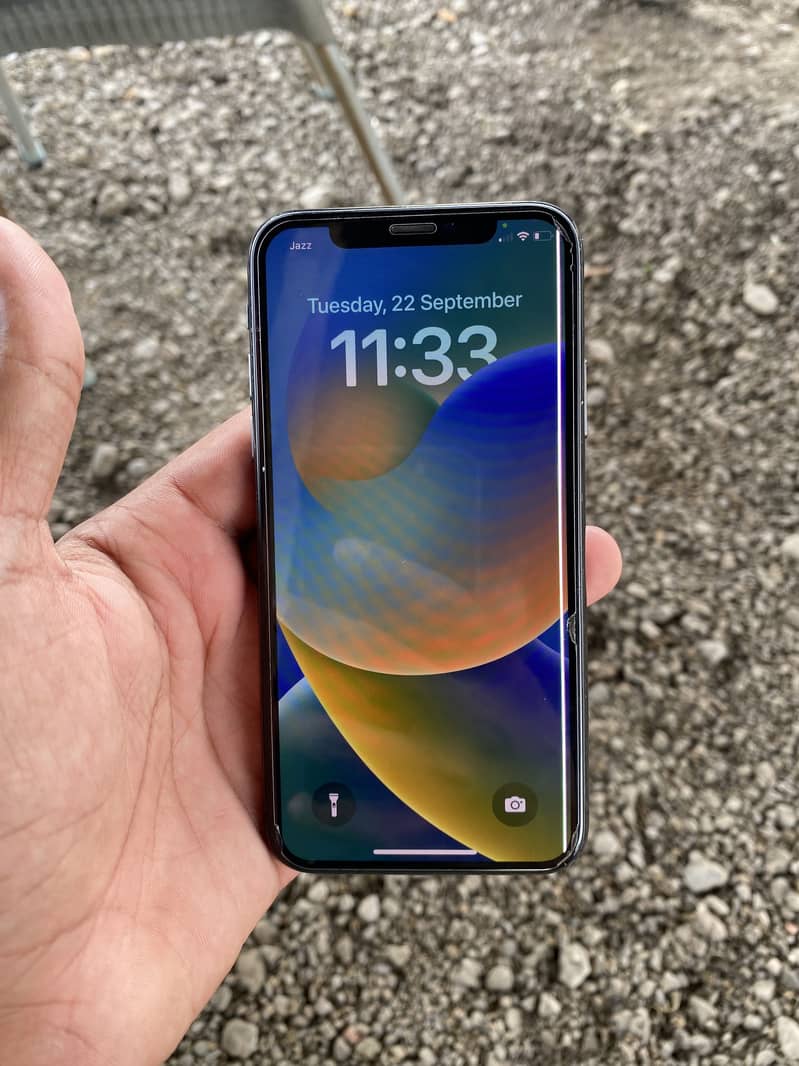 Apple iPhone X 4