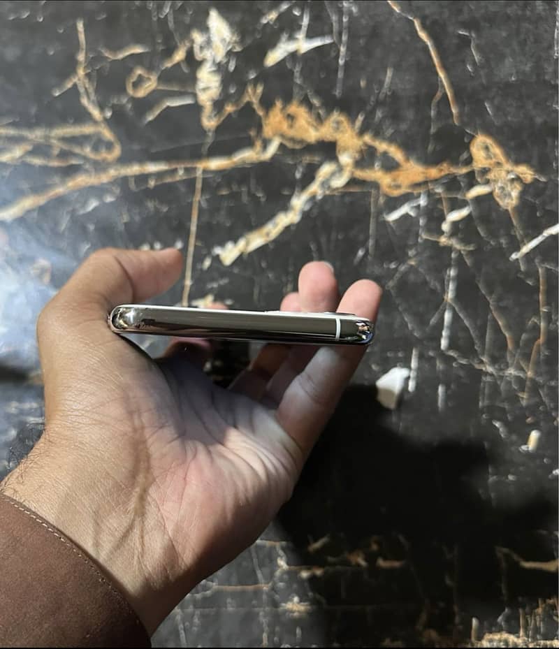 Iphone 11 pro max 3