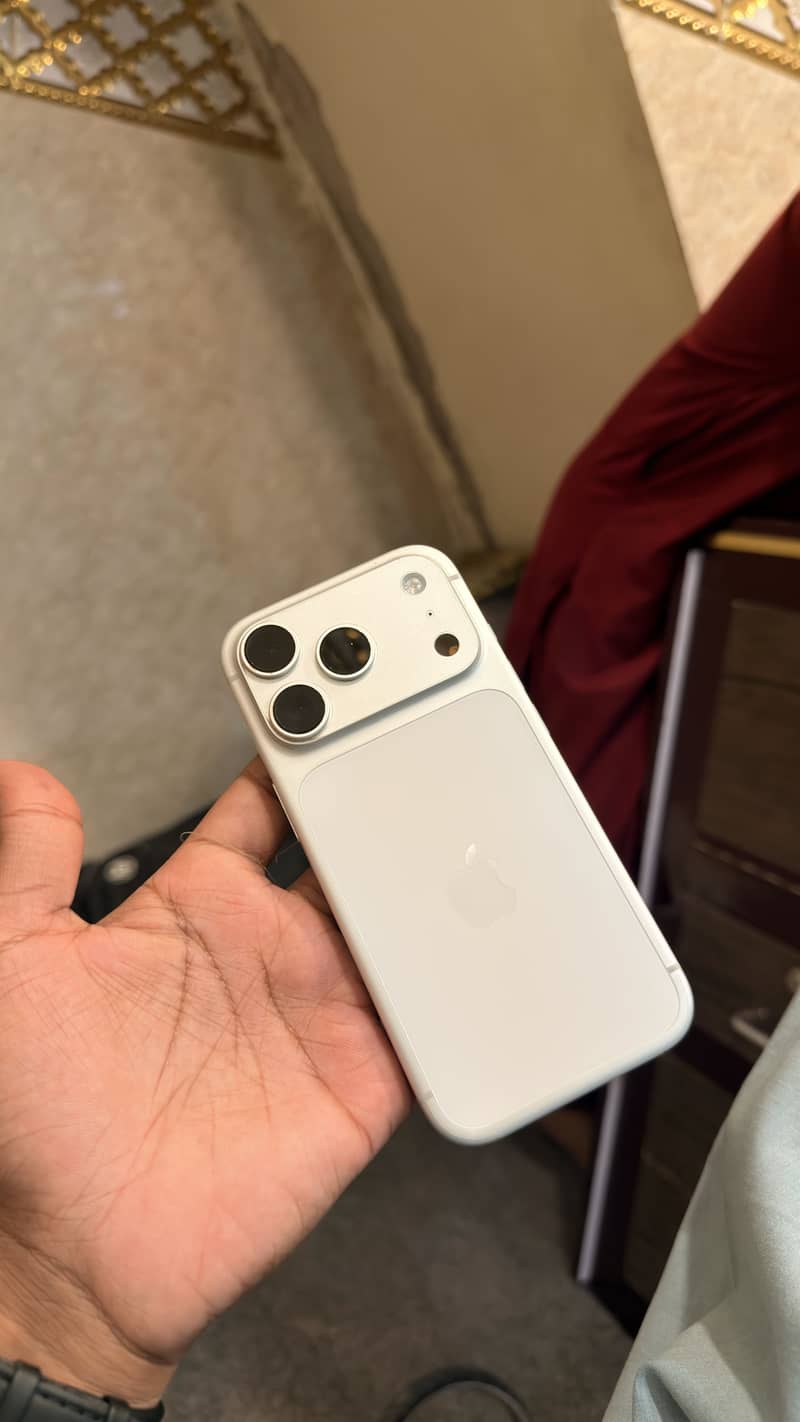 Apple iPhone 17 Pro 5